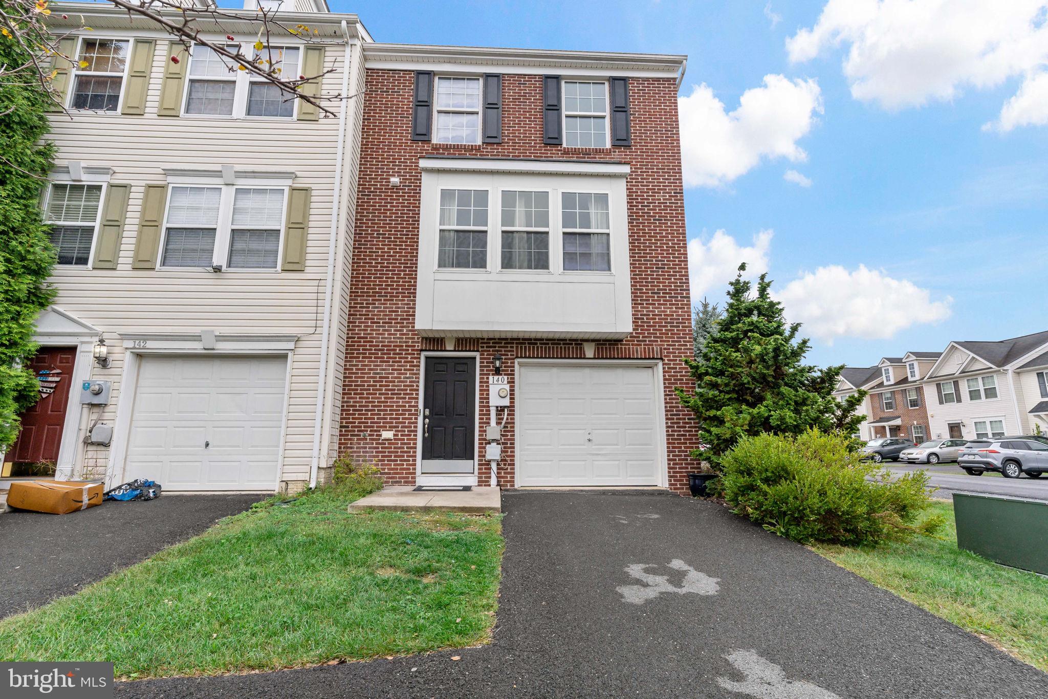 MANOR PARK - Residential