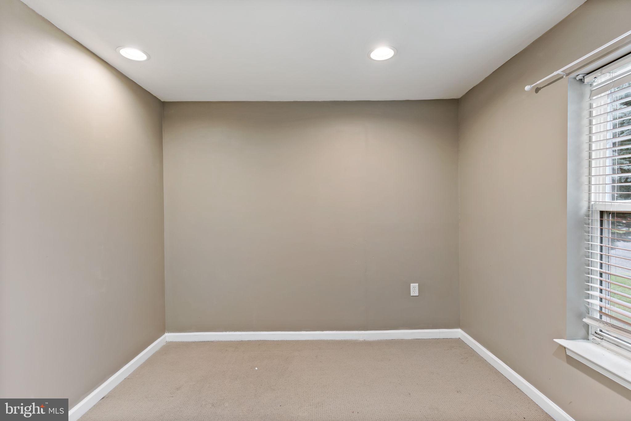 MANOR PARK - Residential