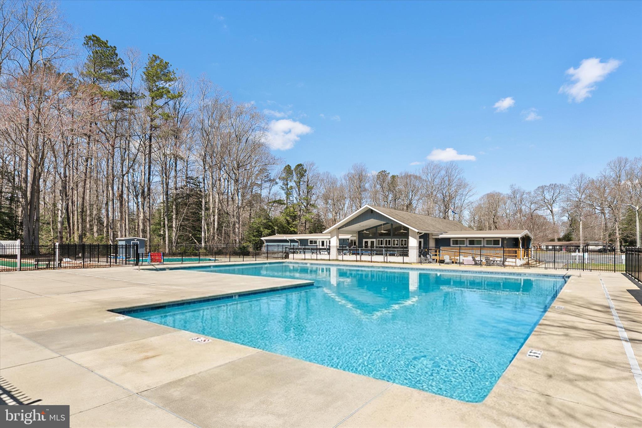 ANGOLA BY THE BAY - Residential