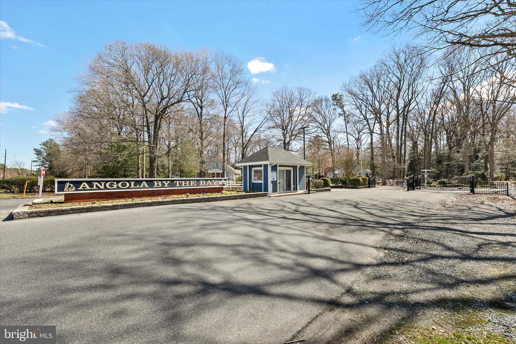 ANGOLA BY THE BAY - Residential