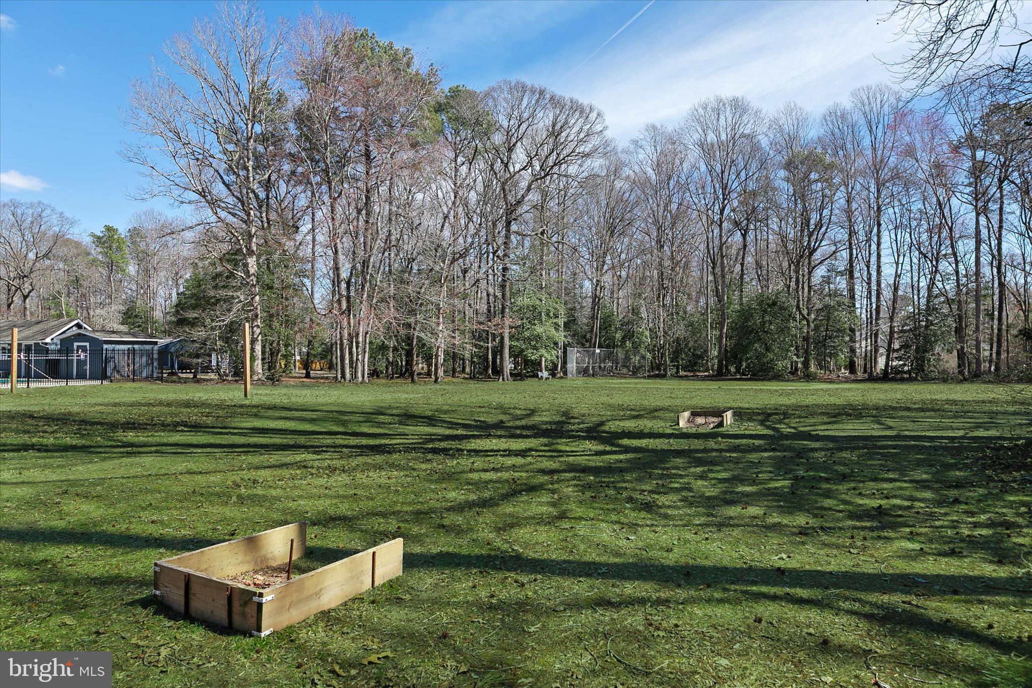 ANGOLA BY THE BAY - Residential