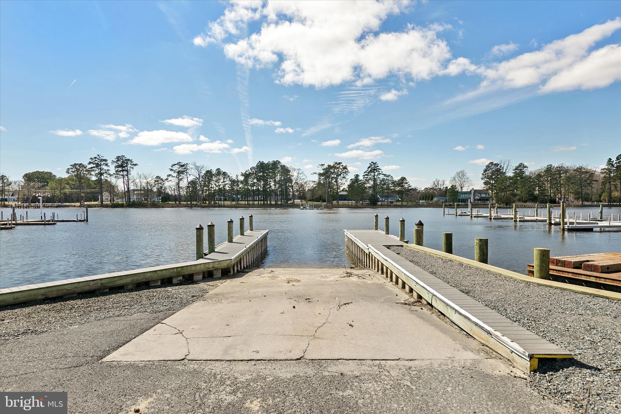 ANGOLA BY THE BAY - Residential