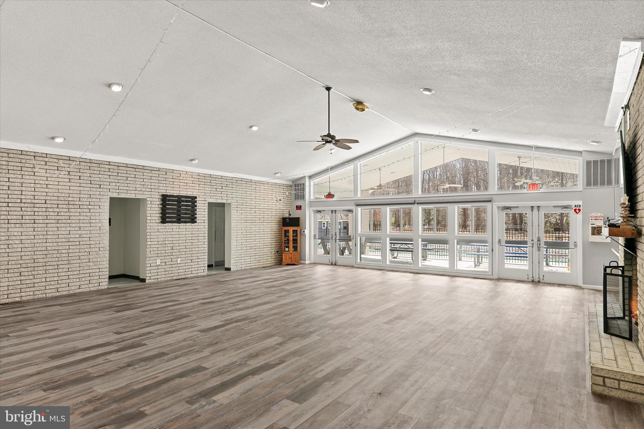 ANGOLA BY THE BAY - Residential