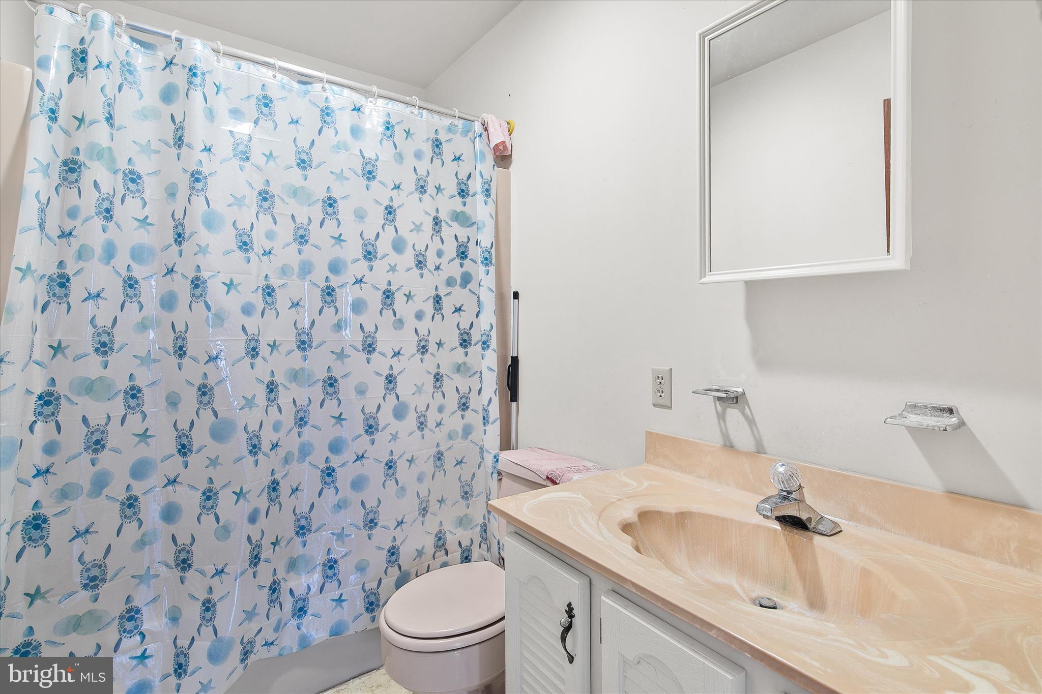 ANGOLA BY THE BAY - Residential