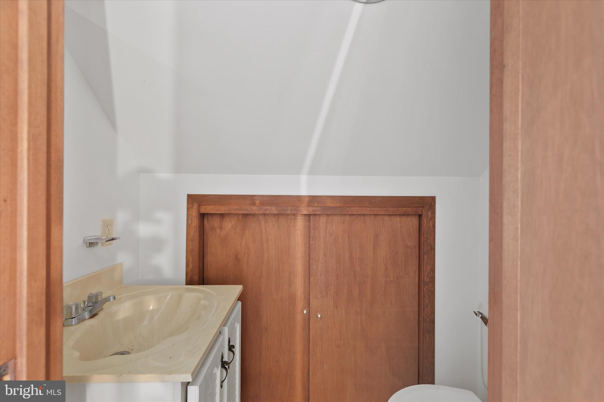 ANGOLA BY THE BAY - Residential