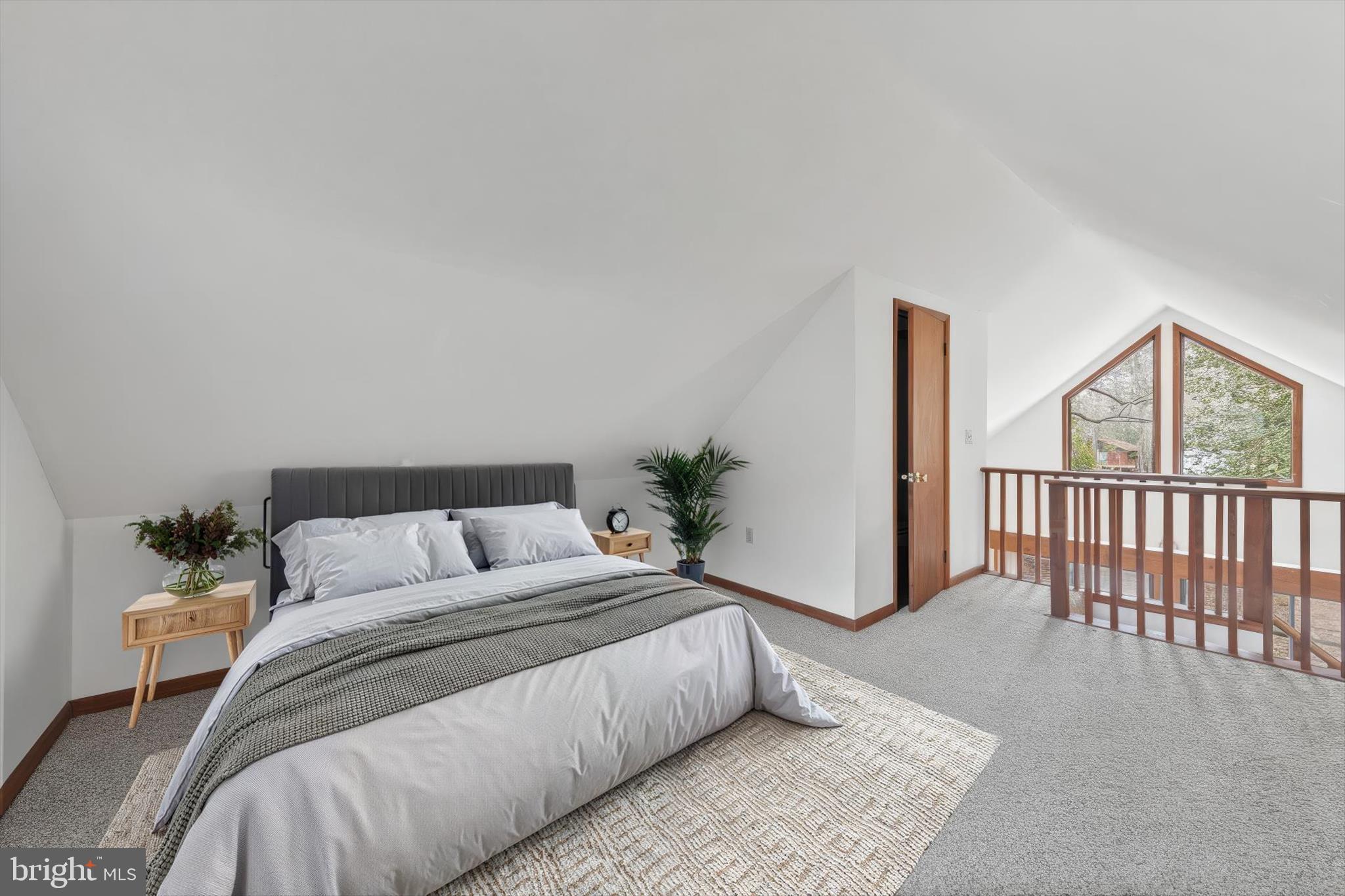 ANGOLA BY THE BAY - Residential