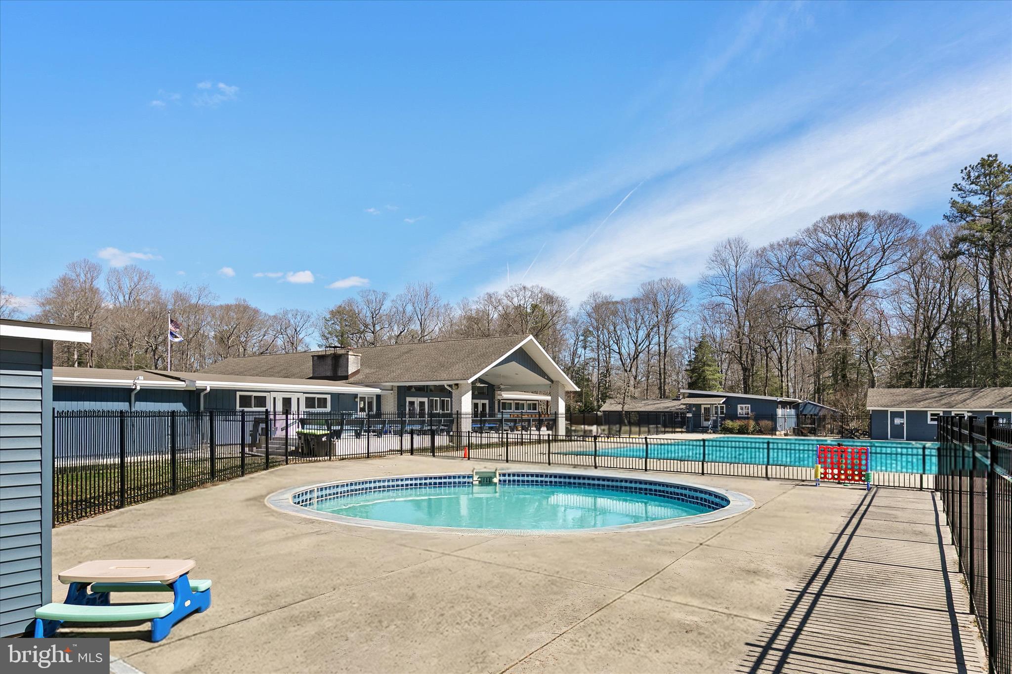 ANGOLA BY THE BAY - Residential