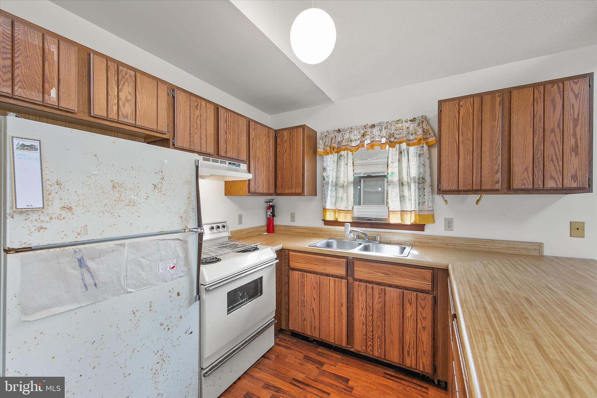 ANGOLA BY THE BAY - Residential