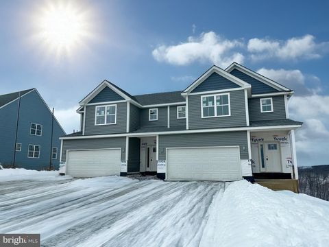 Townhouse For Sale - 172 Ida Red Drive #LOT 158<br/> LEESPORT, PA 19533