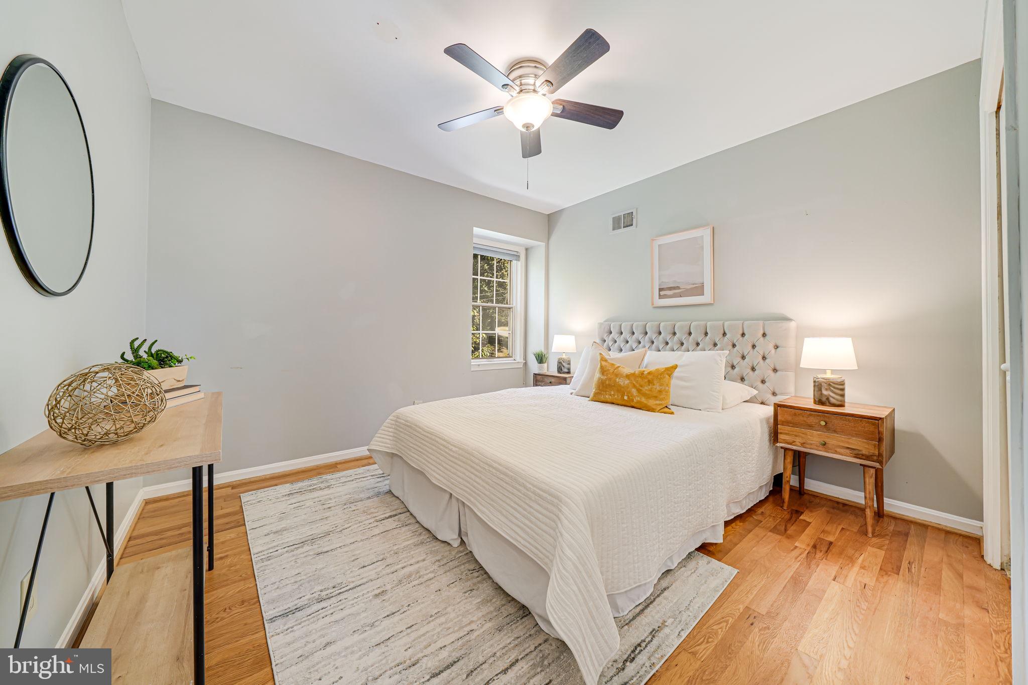 MANOR WOODS - Residential