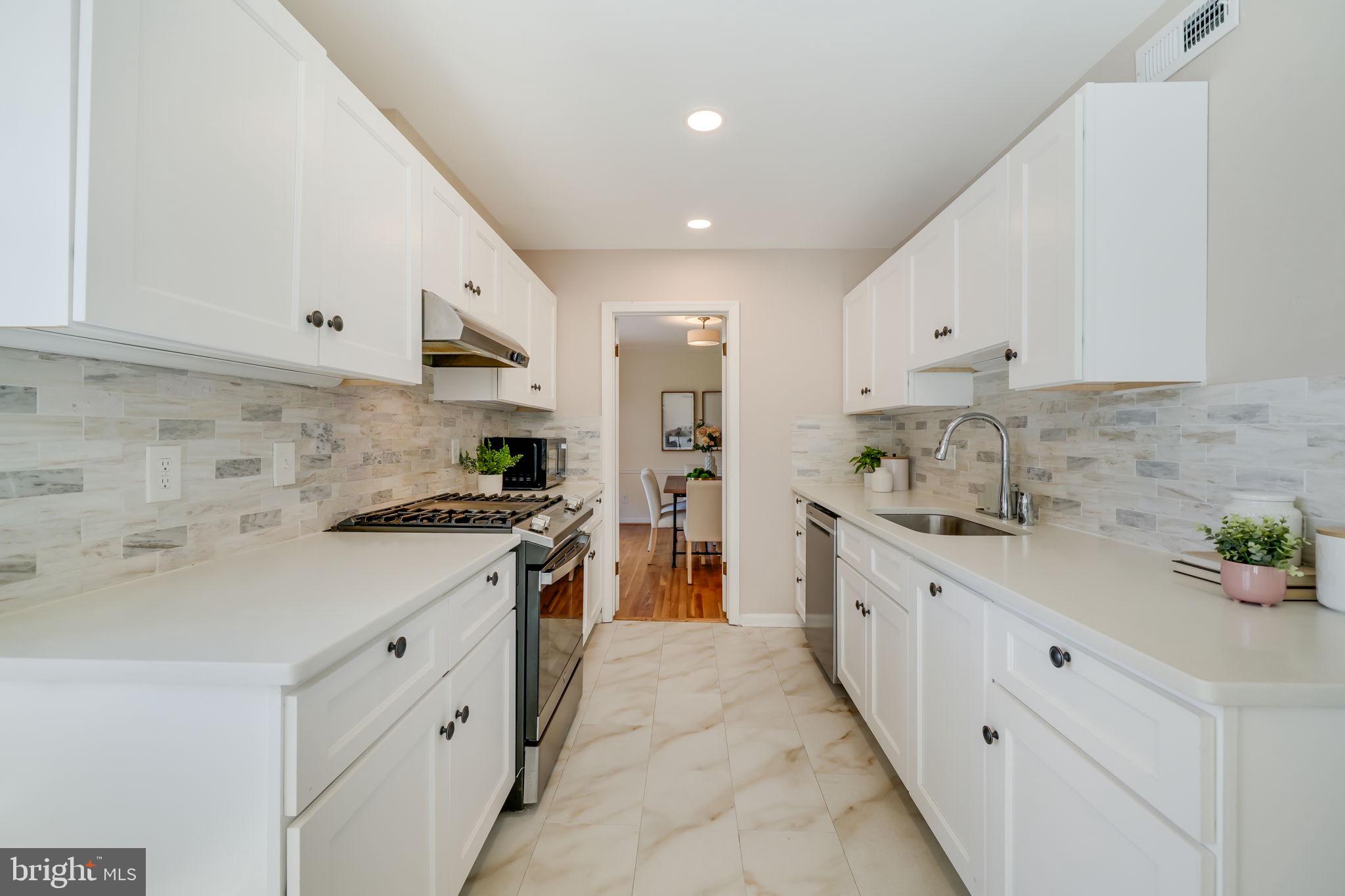 MANOR WOODS - Residential