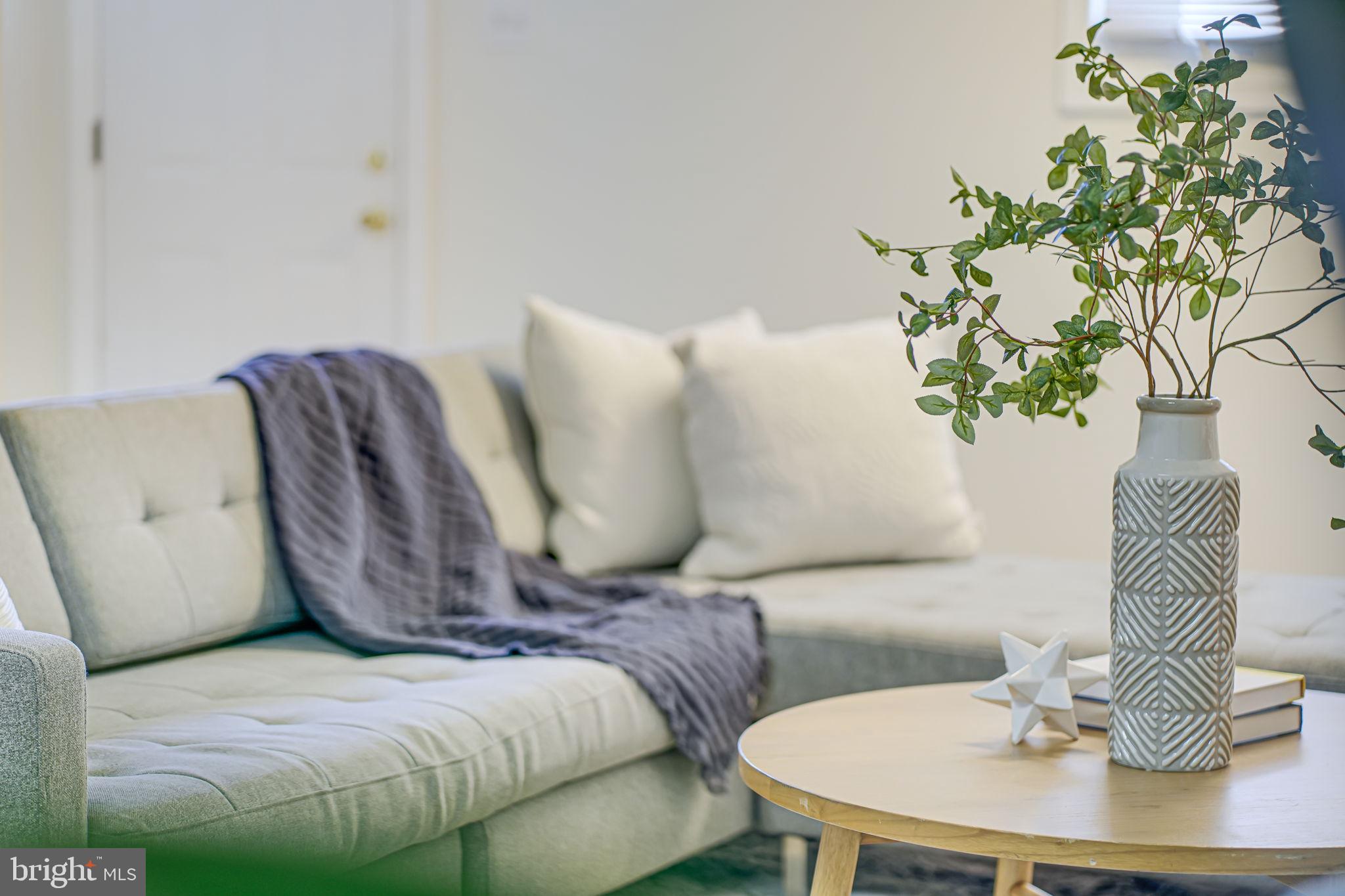 MANOR WOODS - Residential