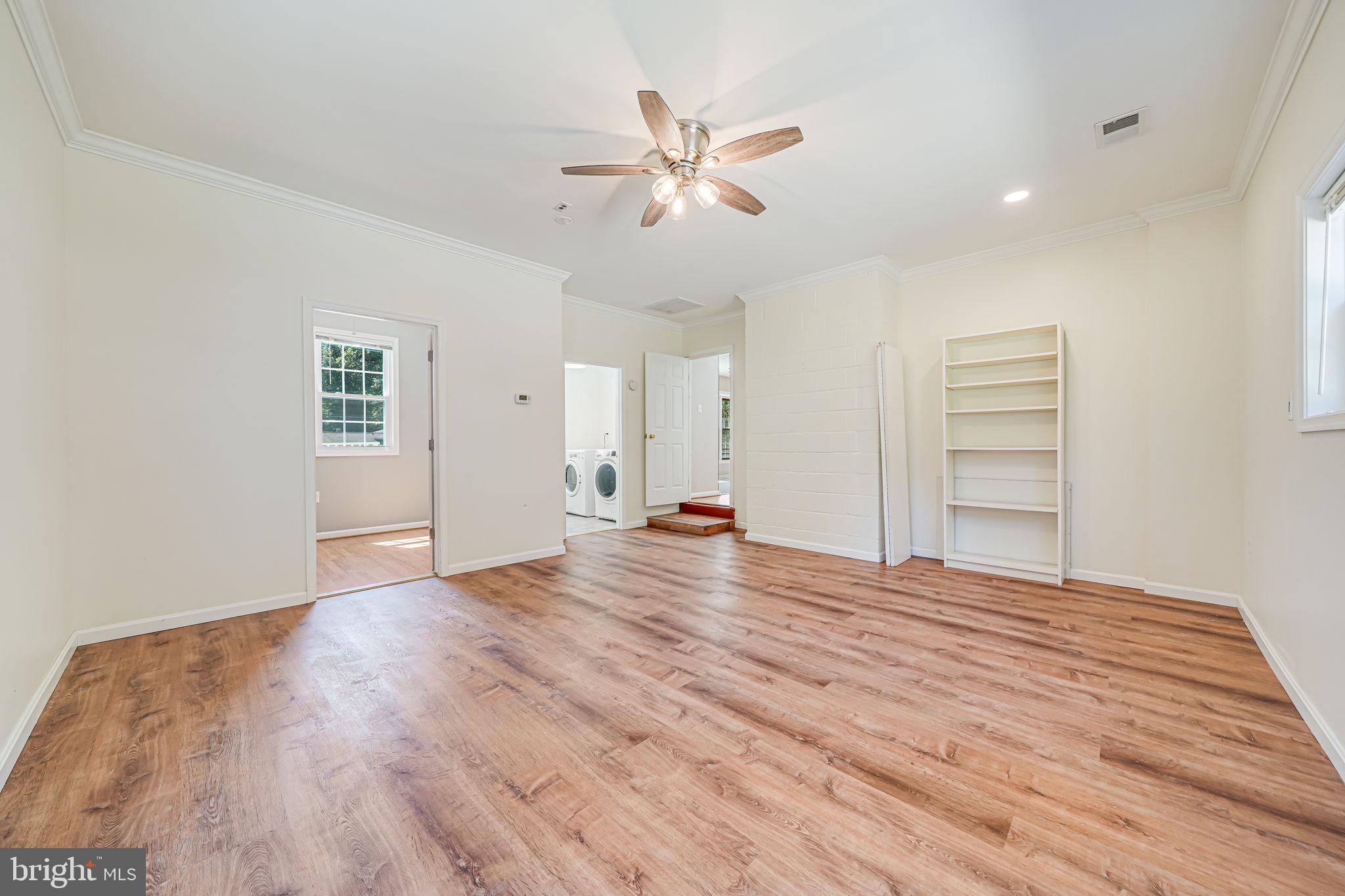 MANOR WOODS - Residential