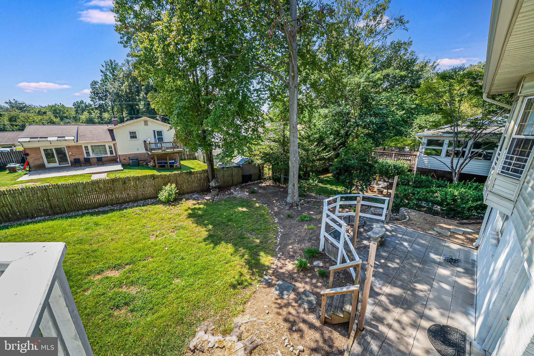 MANOR WOODS - Residential