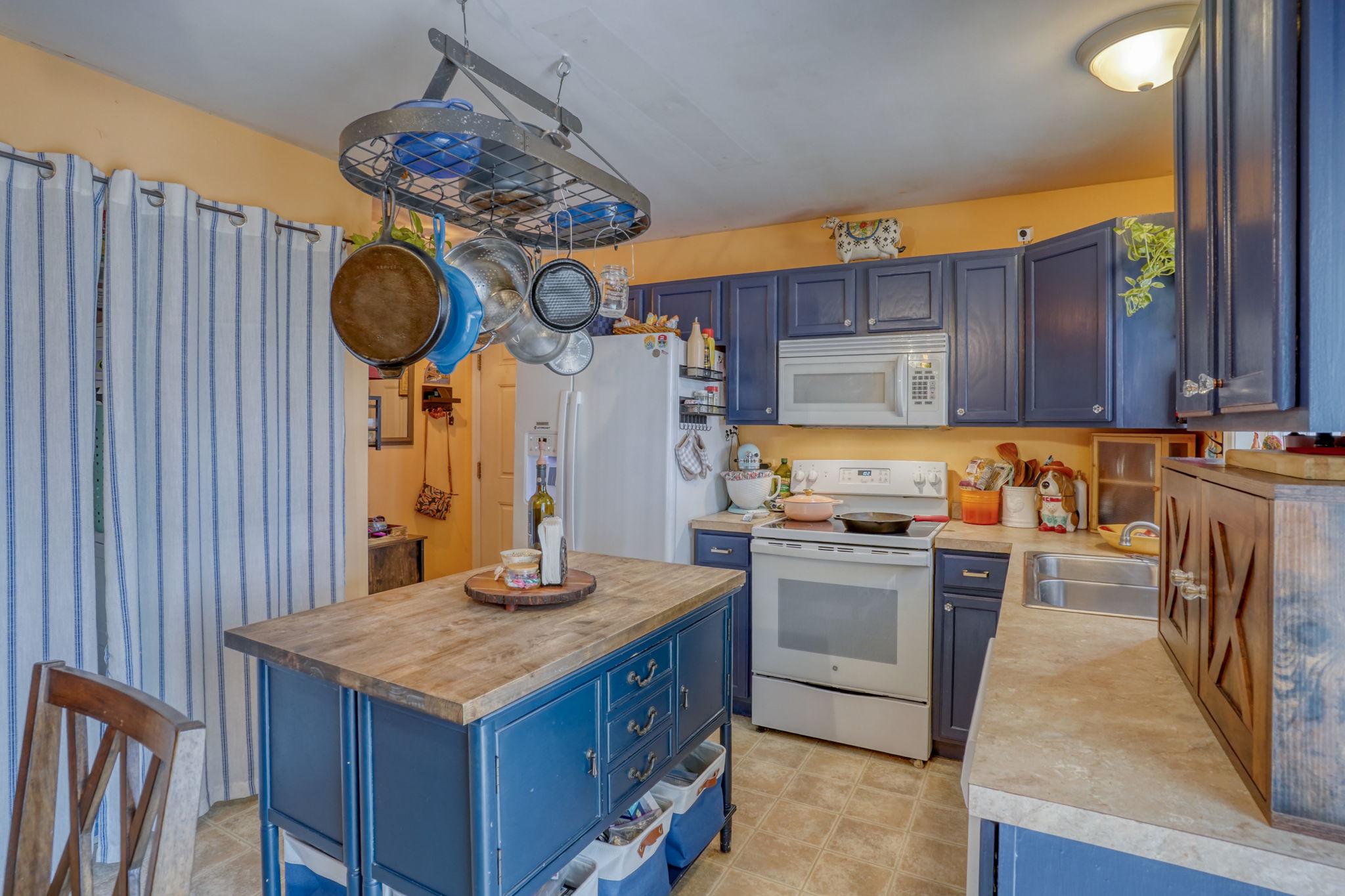 GRANDVIEW MEADOWS - Residential