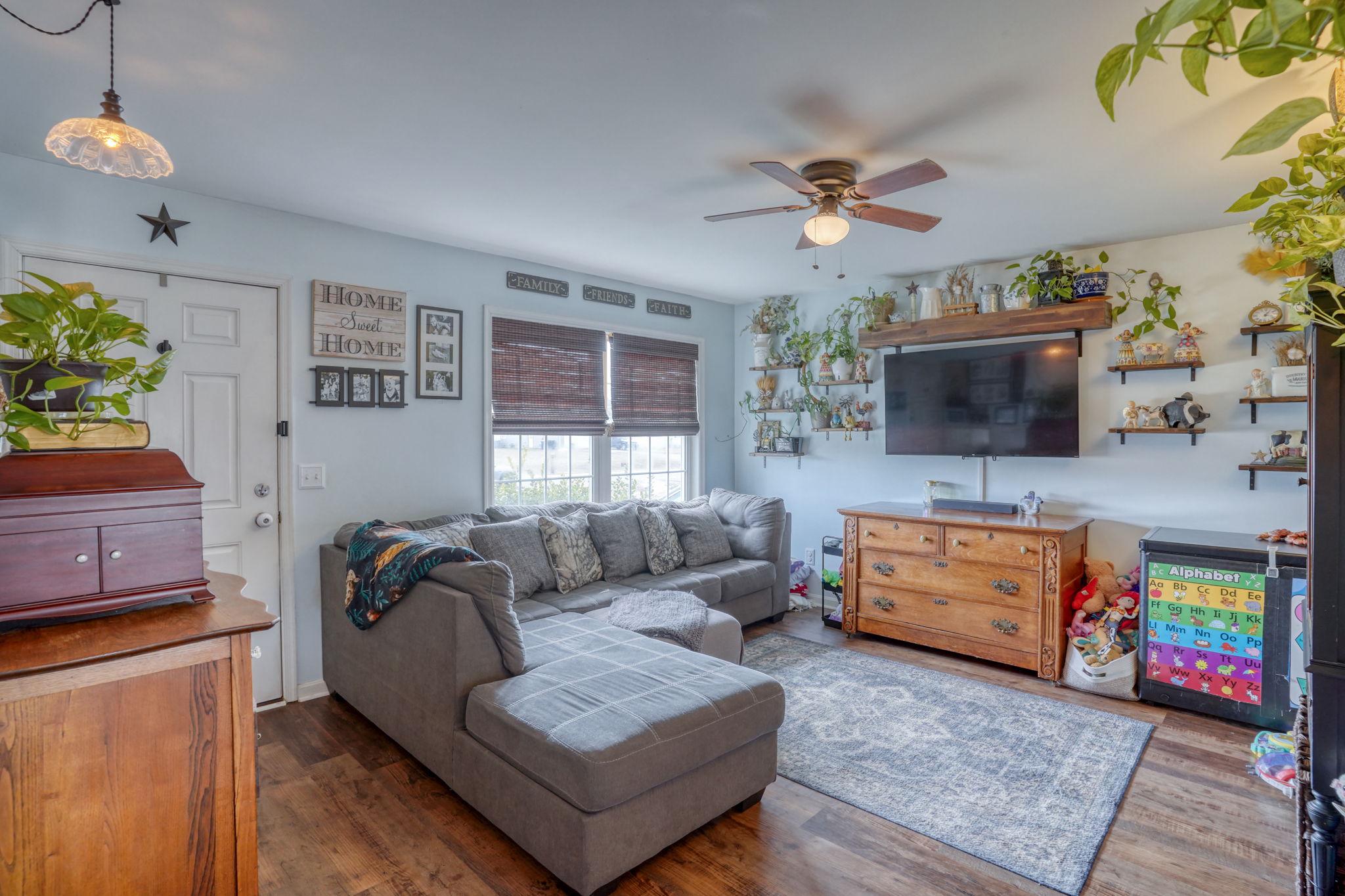 GRANDVIEW MEADOWS - Residential