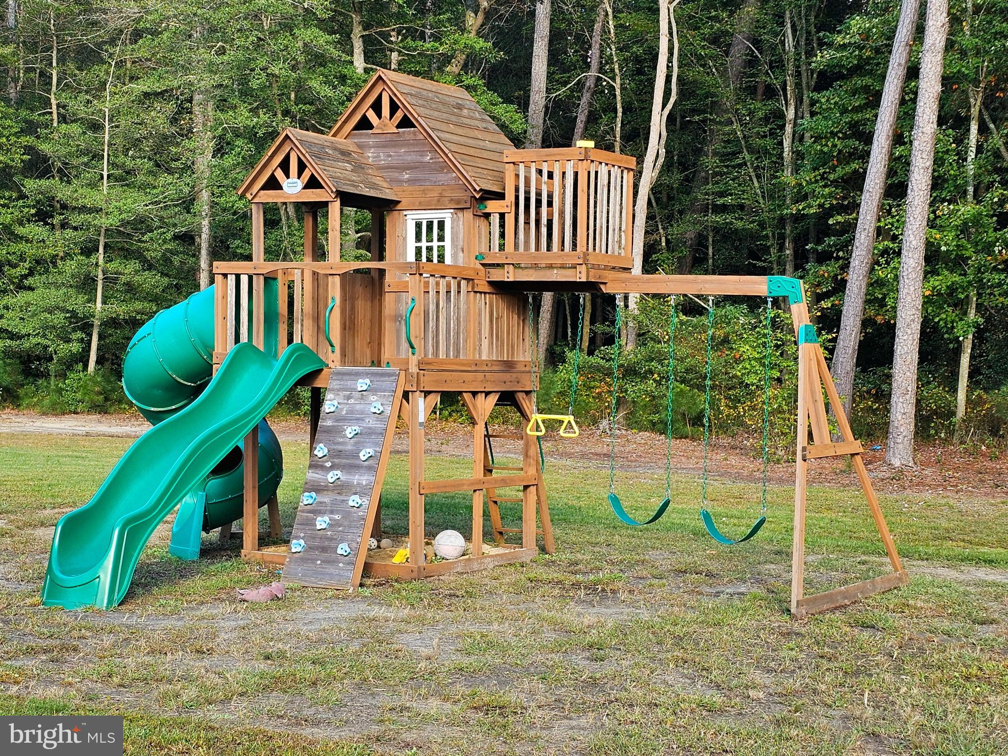 LAYFIELD WOODS - Residential