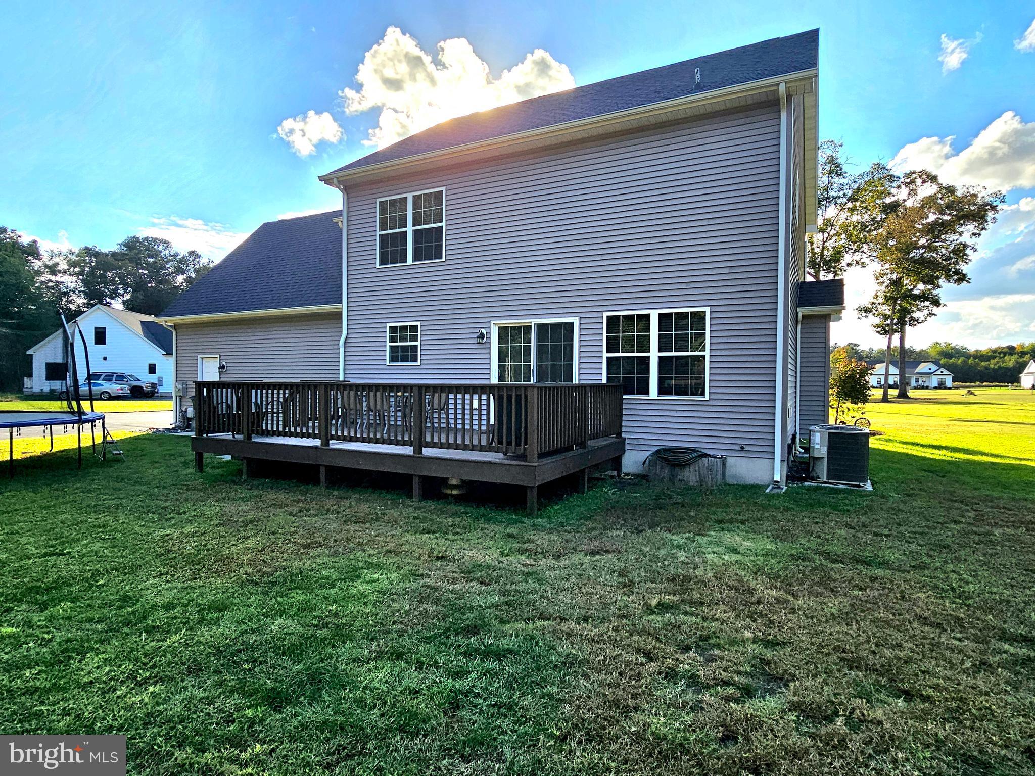 LAYFIELD WOODS - Residential