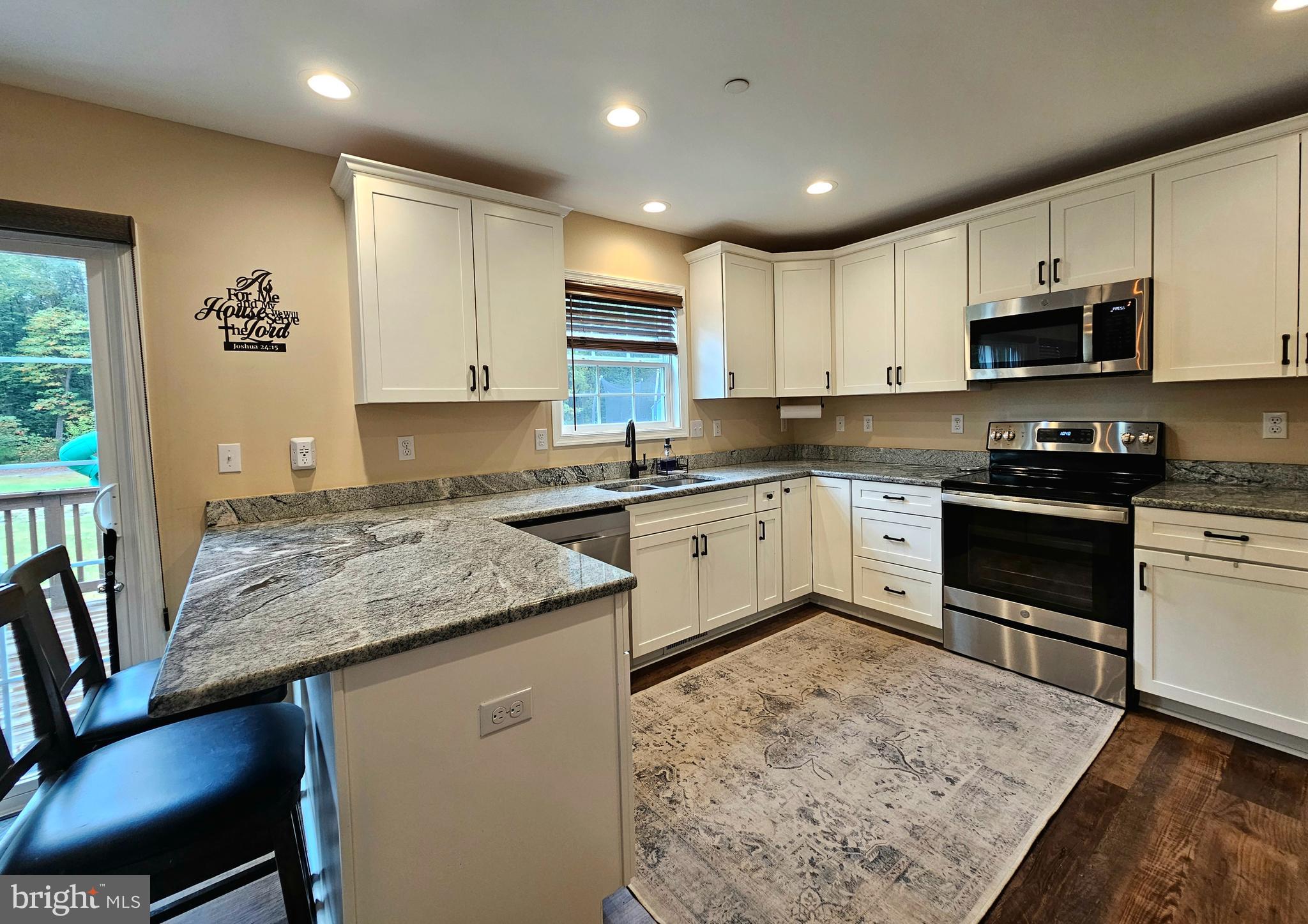 LAYFIELD WOODS - Residential