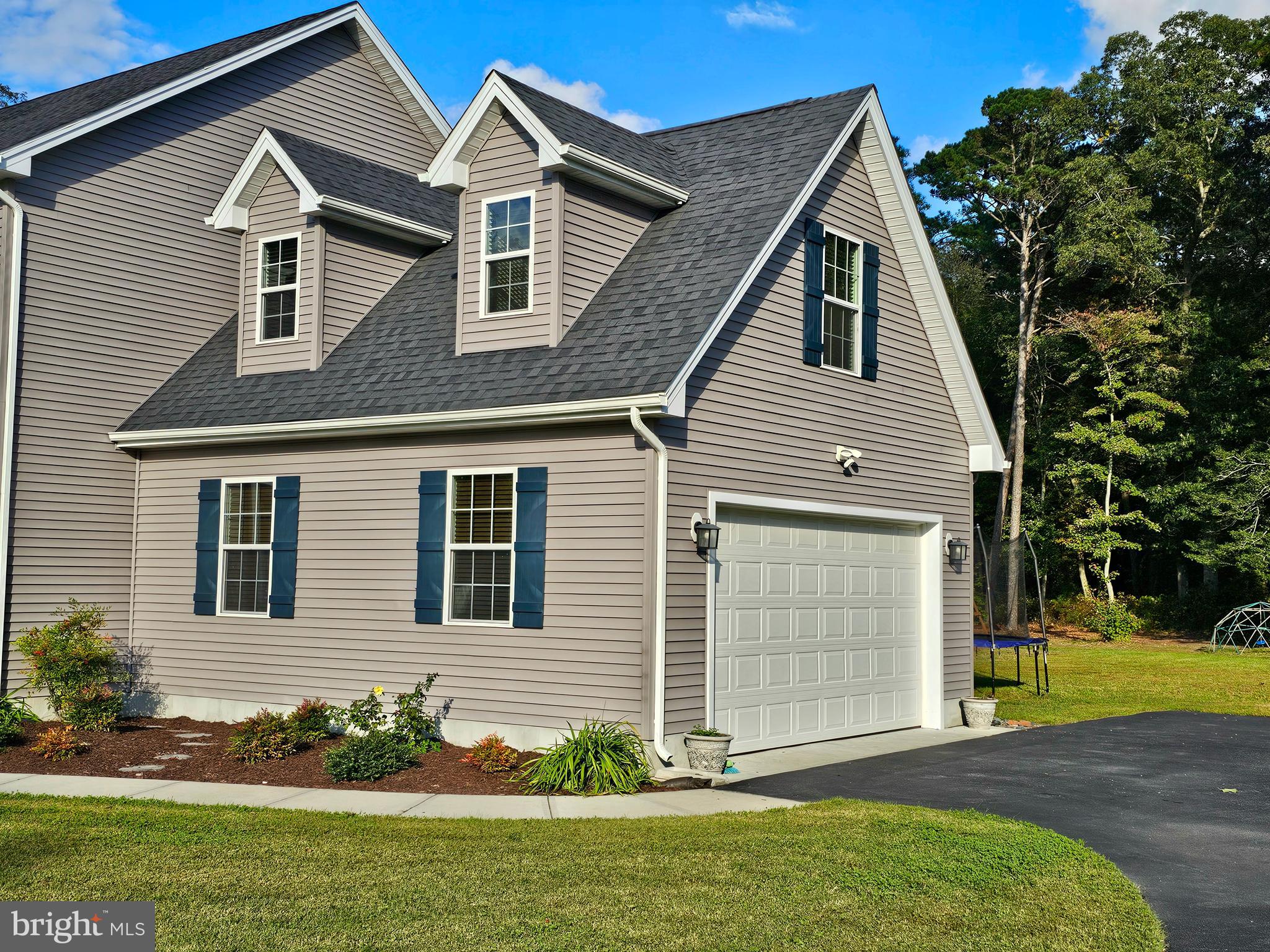 LAYFIELD WOODS - Residential