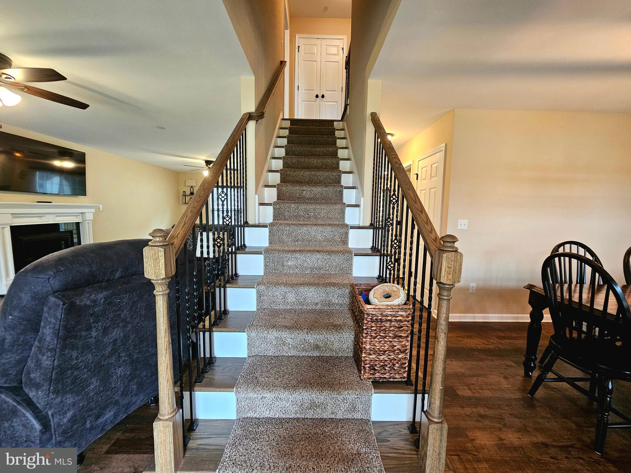 LAYFIELD WOODS - Residential