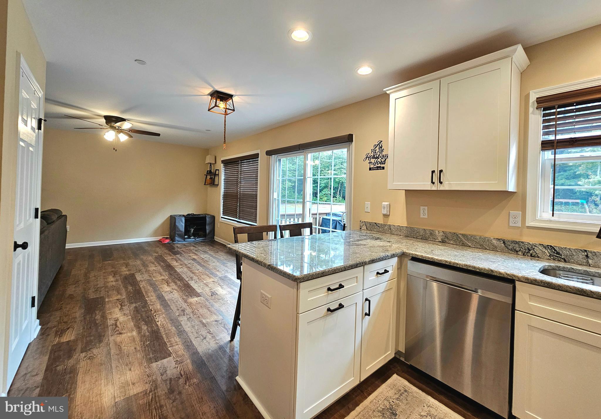 LAYFIELD WOODS - Residential