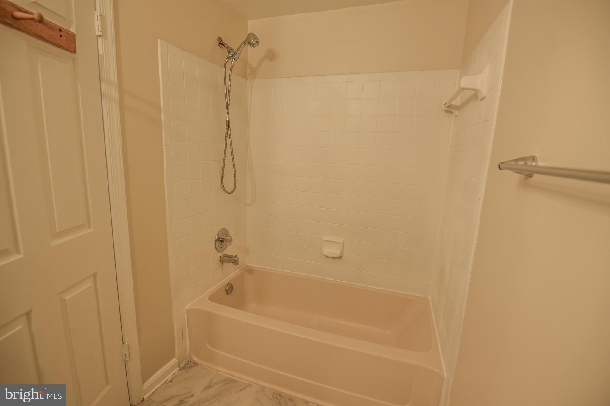 LAUREL LAKES PLAT 3 - Residential Lease