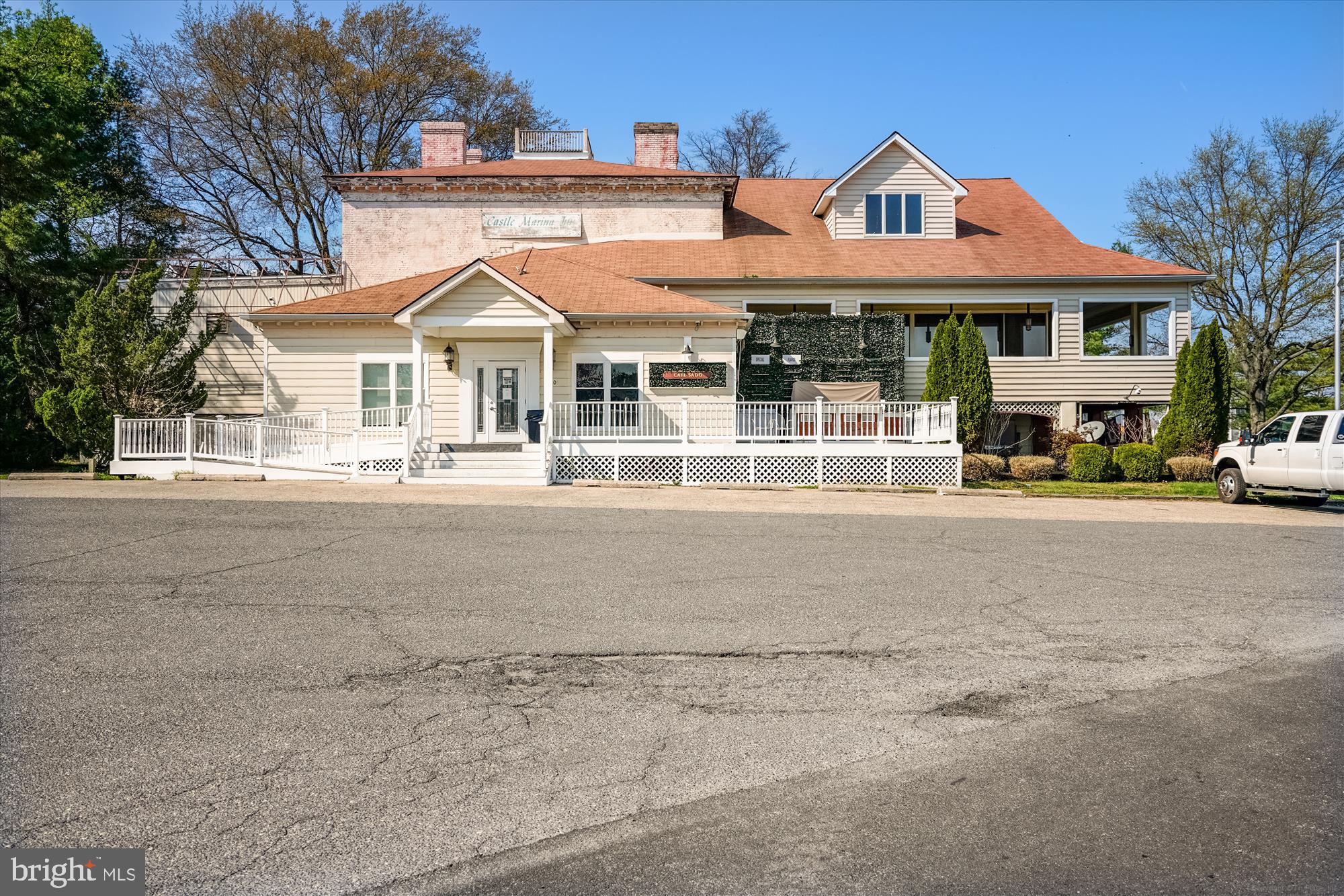 BAYSIDE - Residential