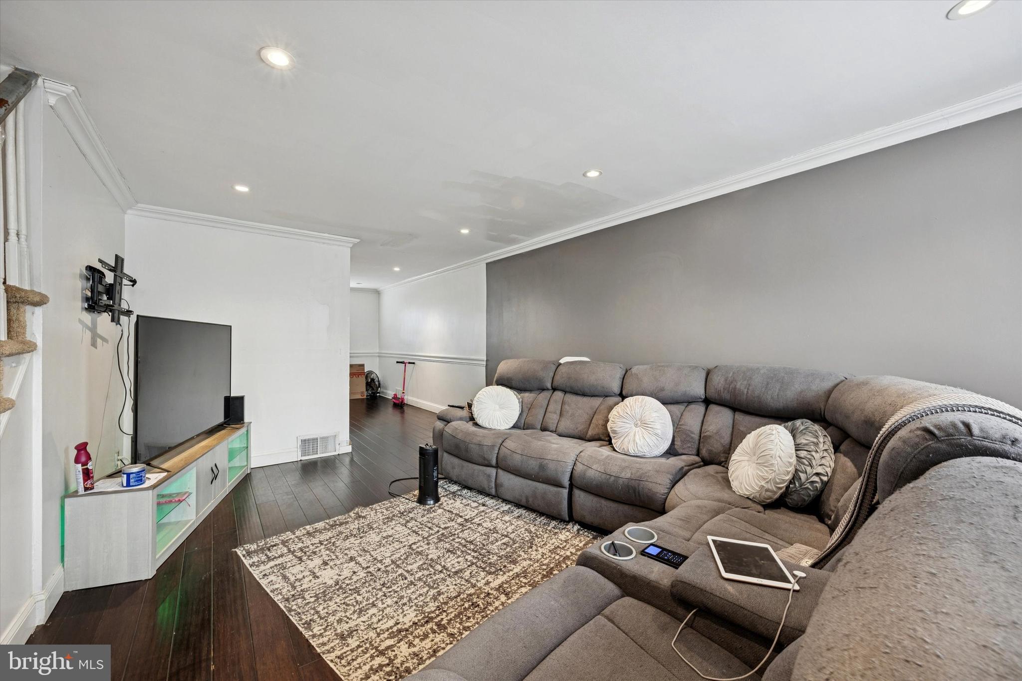 DELMAR VILLAGE - Residential