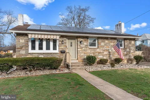 124 Harrison Avenue, Morrisville, PA MLS: PABU2090854