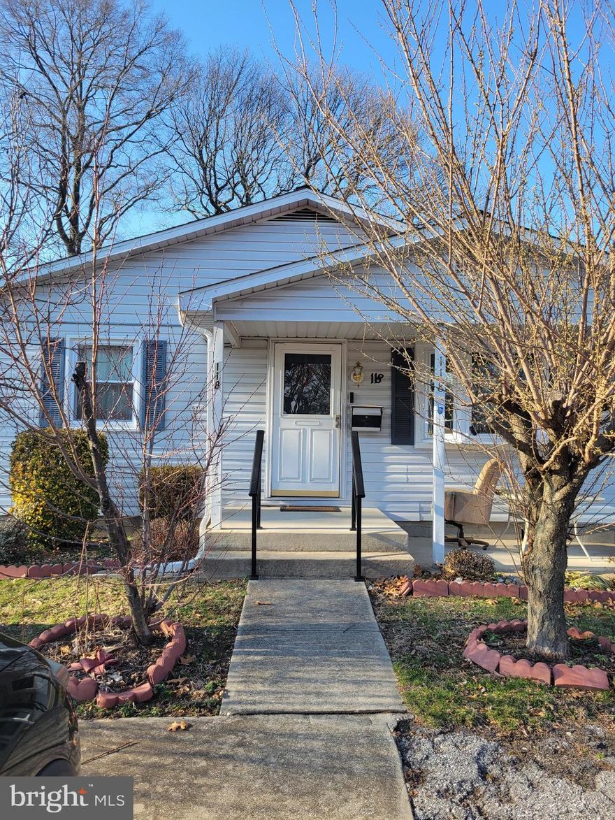 BACK ON THE MARKET. This detached home shows very well. Lots of daytime natural lighting, New stainless appliances, the roof is two(2) years old.  All brand new windows and back door slider -all installed in 2021. The home comes with hardwood flooring in the living room, dining, and kitchen and water resistance flooring in the bedrooms and bathrooms. The driveway can accommodate more than eight(8) vehicles with extra parking space on the side of the property.  The home also comes with a den that can be used as a home office. There is a  storage shed in the backyard that is very spacious. The seller is in the process of packing, please accommodate the condition of their personal items.