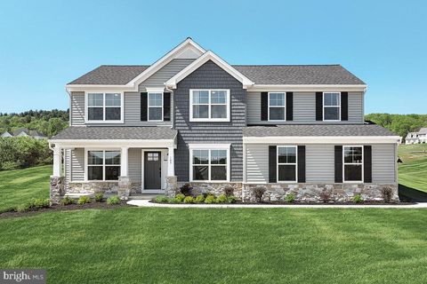 Homes For Sale - Beacon Pointe Plan At Logan Meadows<br/> DILLSBURG, PA 17019