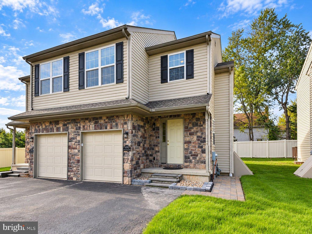 Photo of 1575 Sumneytown Pike, LANSDALE, PA 19446 (MLS # PAMC2196404)