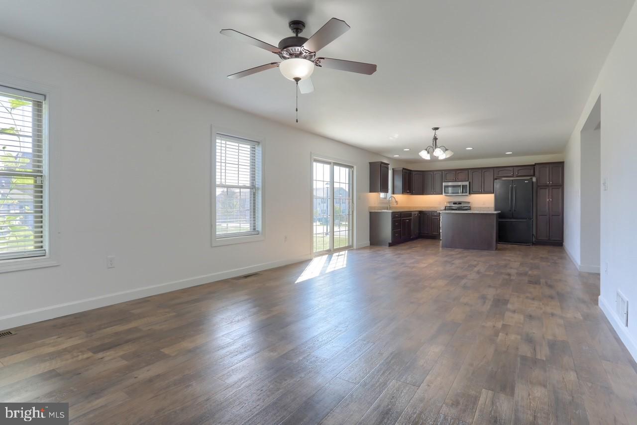 WOODLAND HILLS - Residential Lease