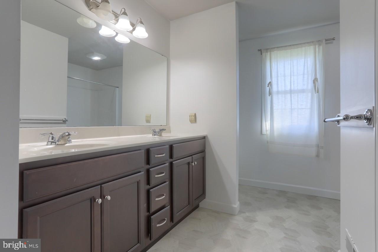 WOODLAND HILLS - Residential Lease