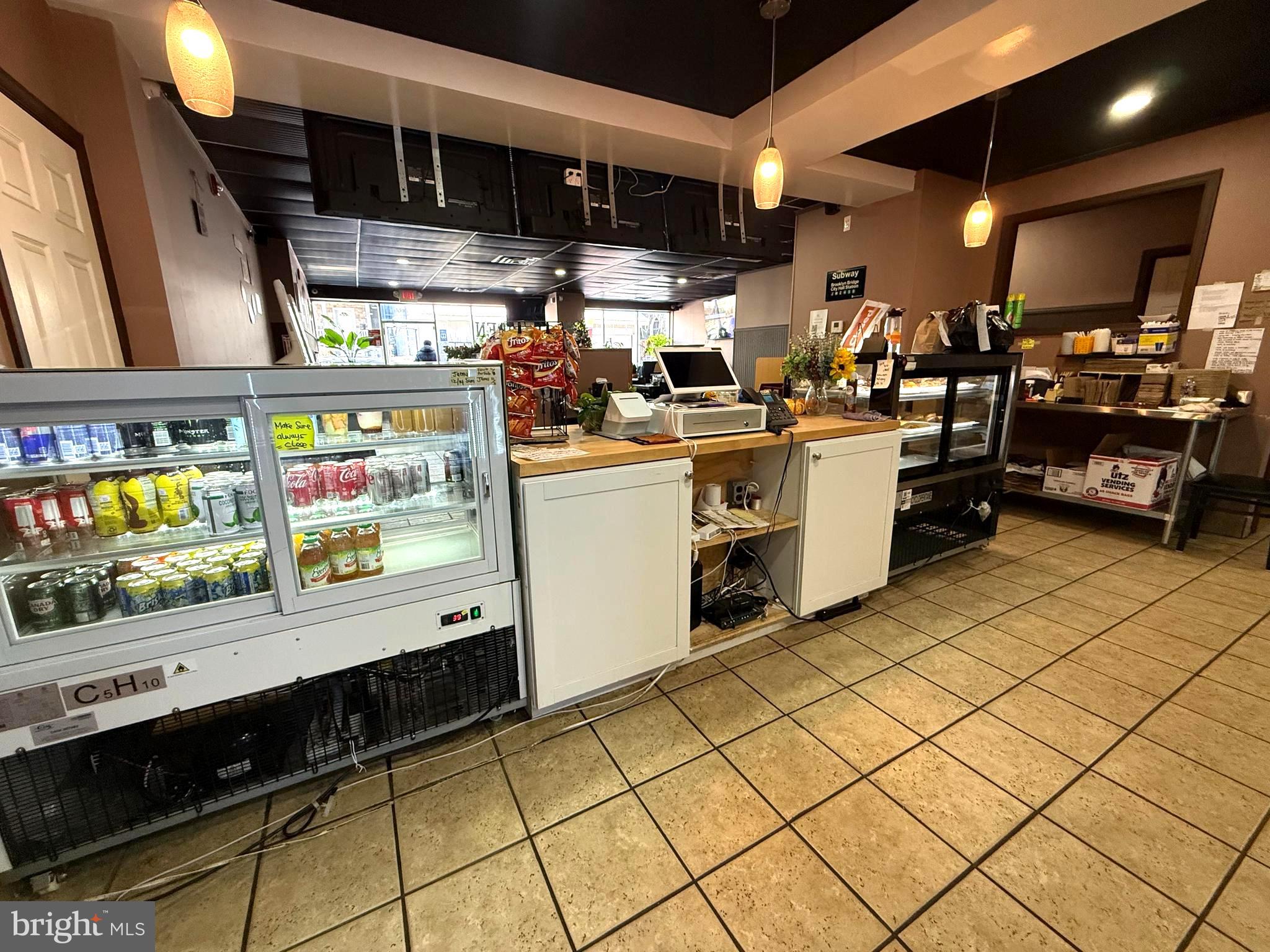 MANAYUNK - Commercial Sale