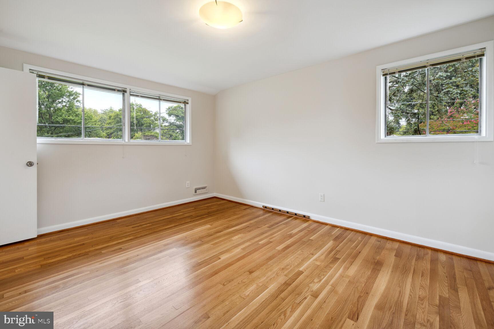 WILDWOOD MANOR - Residential Lease