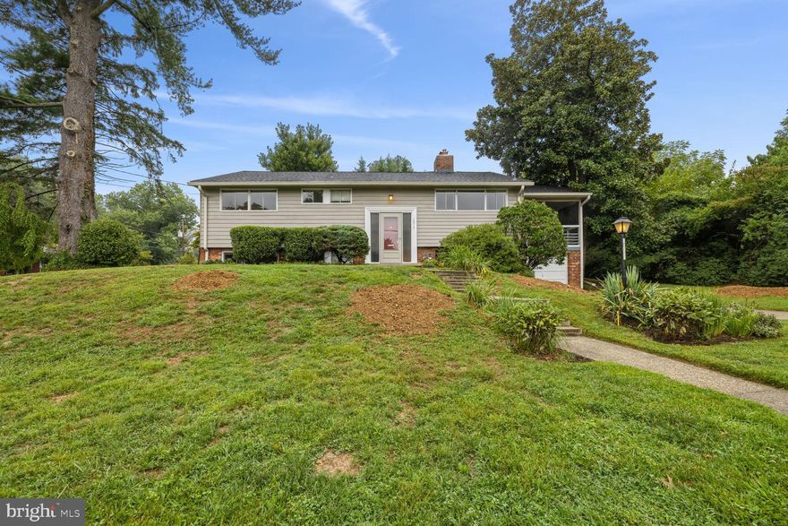 ***AVAILABLE FOR IMMEDIATE OCCUPANCY*** STUNNING MID-CENTURY 4 BEDROOM/ 2.5 BATH SPLIT FOYER IN HIGHLY SOUGHT AFTER WILDWOOD MANOR! BEAUTIFULLY UPDATED W/ AMAZING OPEN FLOOR PLAN! LOADS OF NATURAL LIGHT THROUGHOUT! GLEAMING HARDWOODS, WOOD BURNING FIREPLACE, CATHEDRAL CEILINGS, SIDE SCREENED PORCH, FABULOUS CORNER LOT / LANDSCAPED YARD, ONE CAR GARAGE! NEW PAINT THROUGHOUT! PRIME LOCATION! CLOSE TO SHOPPING, RESTAURANTS, SCHOOLS, I-270, 495/BELTWAY, NIH & DOWNTOWN BETHESDA & PARKLAND! LOOKING FOR MINIMUM 24 MONTH LEASE. NO PETS.