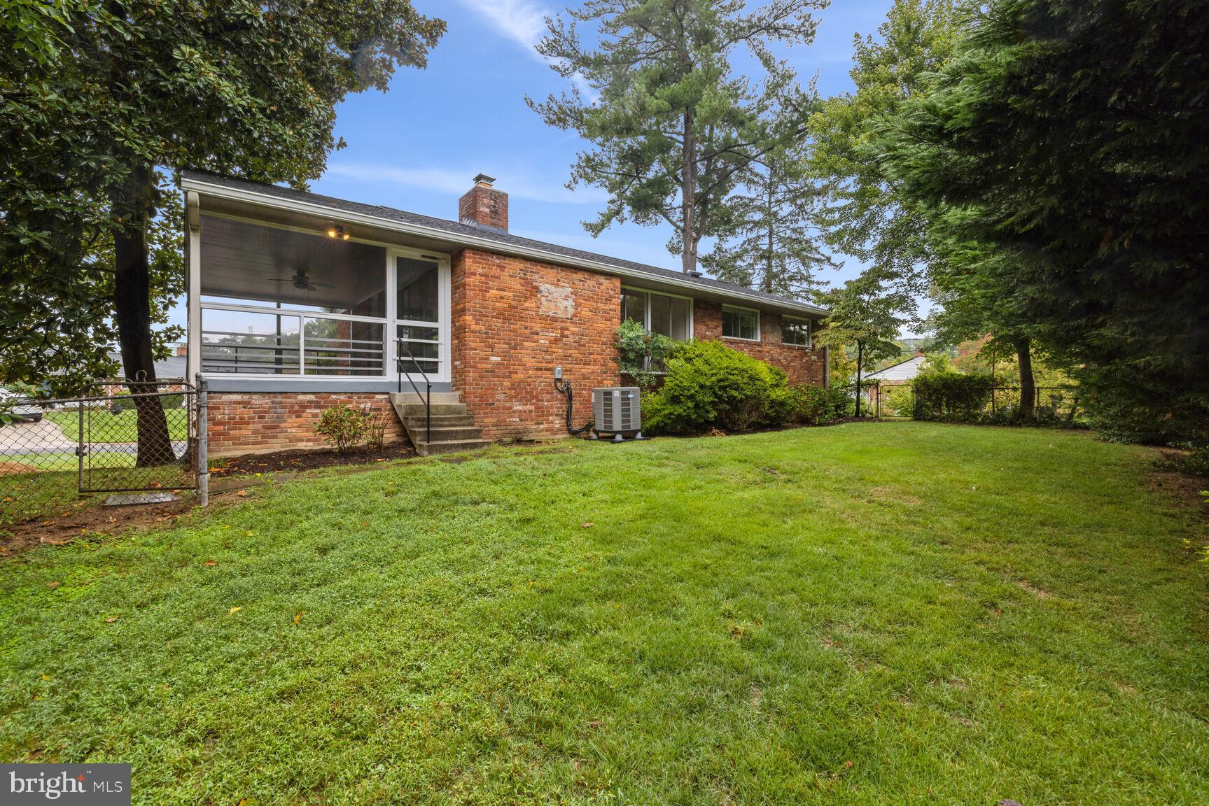 WILDWOOD MANOR - Residential Lease