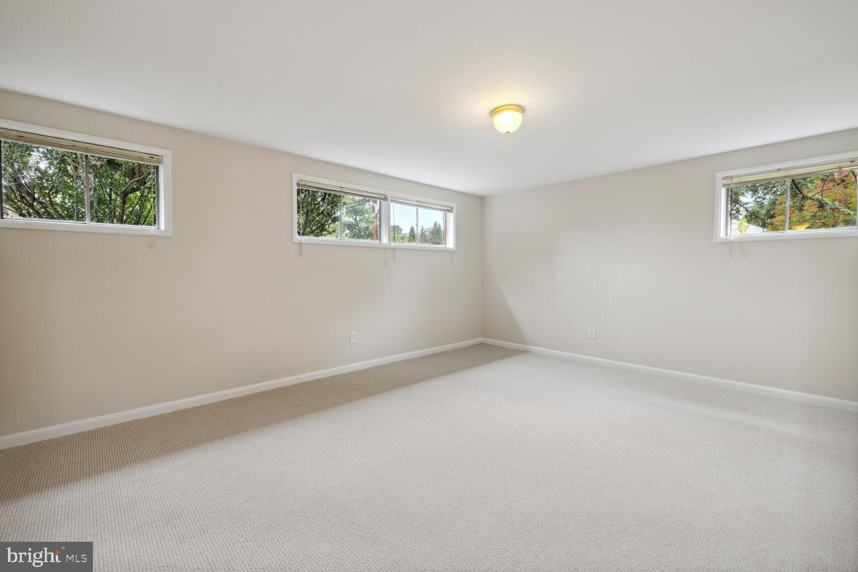 WILDWOOD MANOR - Residential Lease