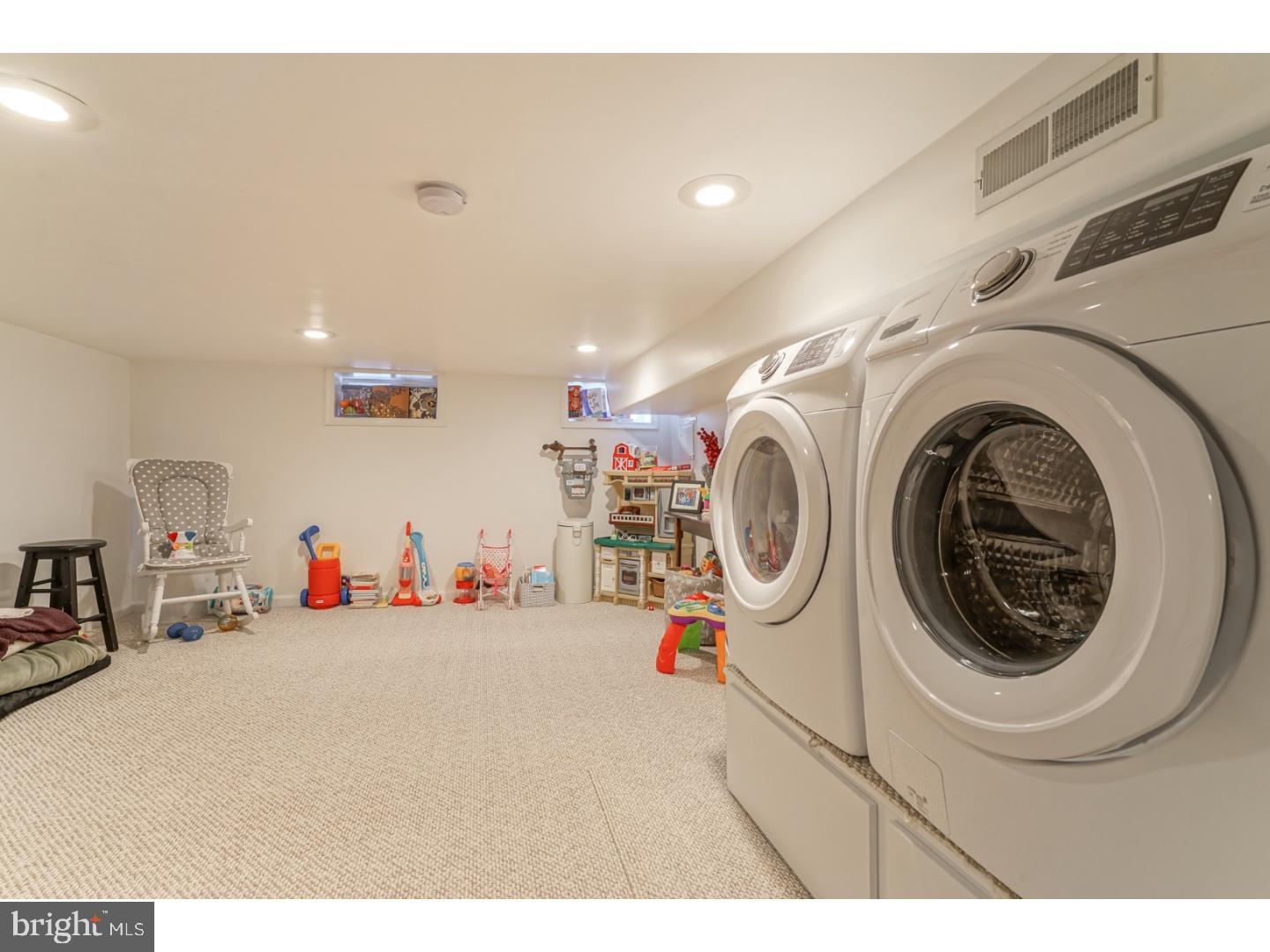 FAIRMOUNT - Residential Lease