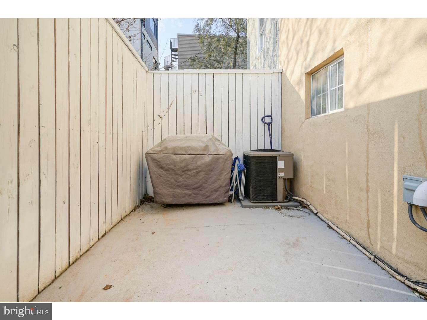 FAIRMOUNT - Residential Lease