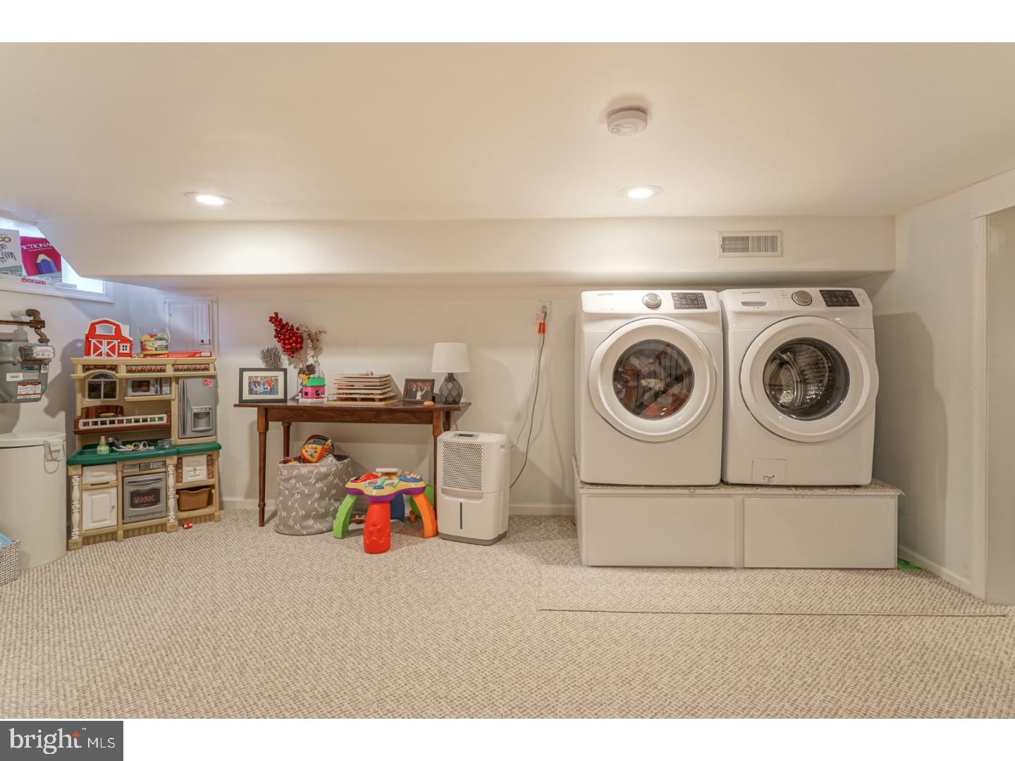 FAIRMOUNT - Residential Lease