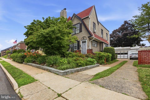 Townhouse For Sale - 291 W Essex Avenue<br/> LANSDOWNE, PA 19050