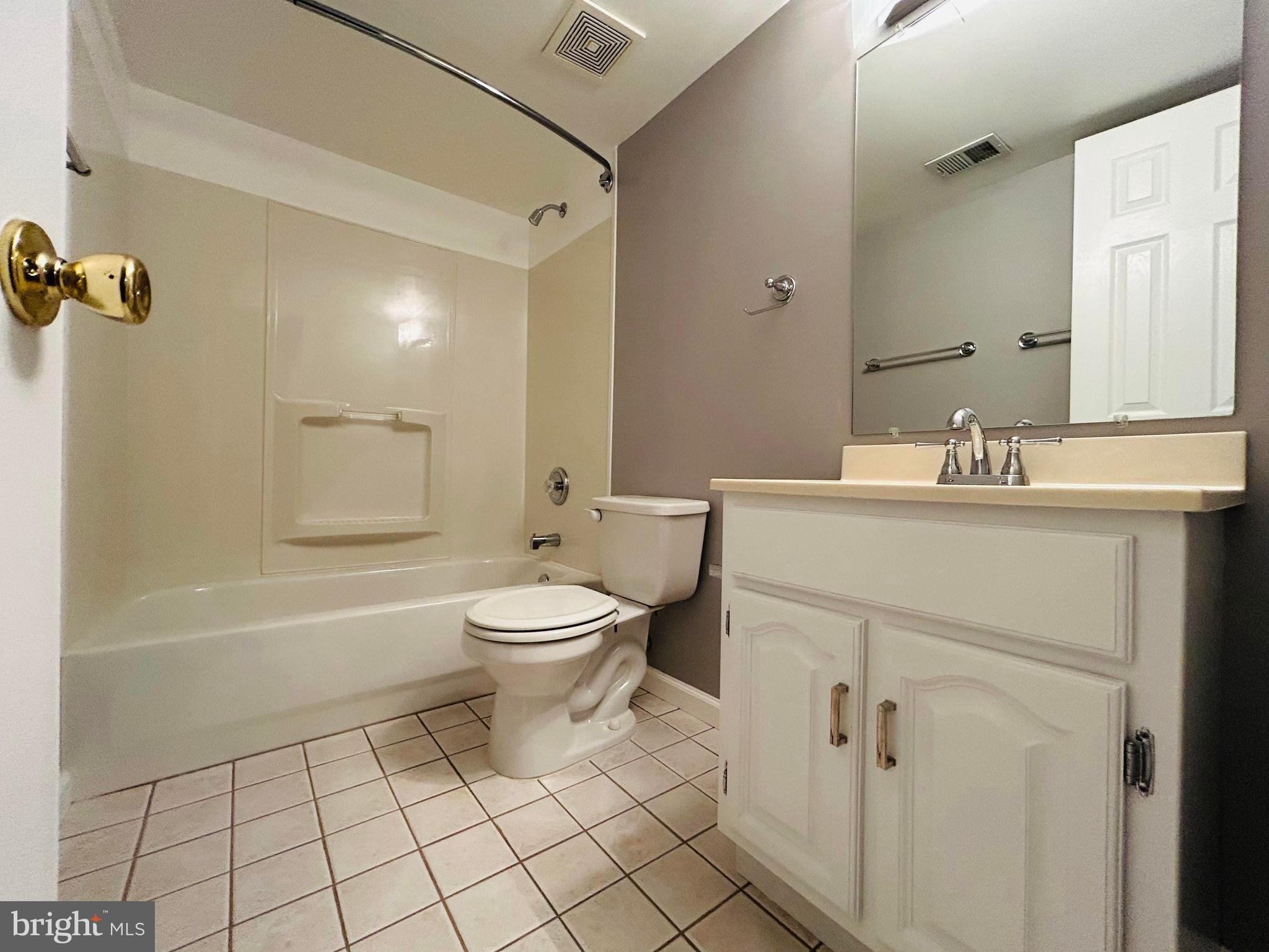 LAKE TERRAPIN - Residential Lease