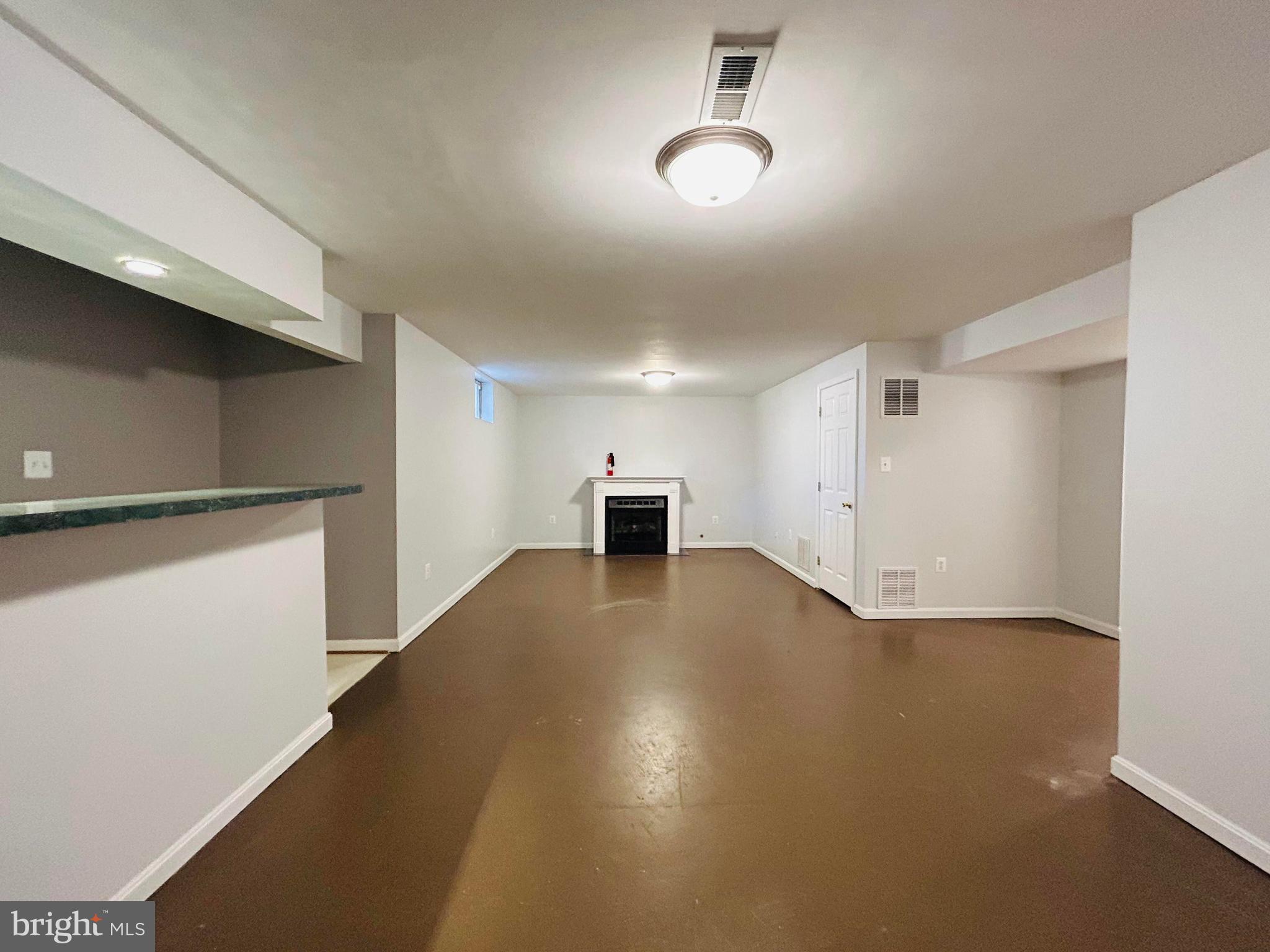 LAKE TERRAPIN - Residential Lease