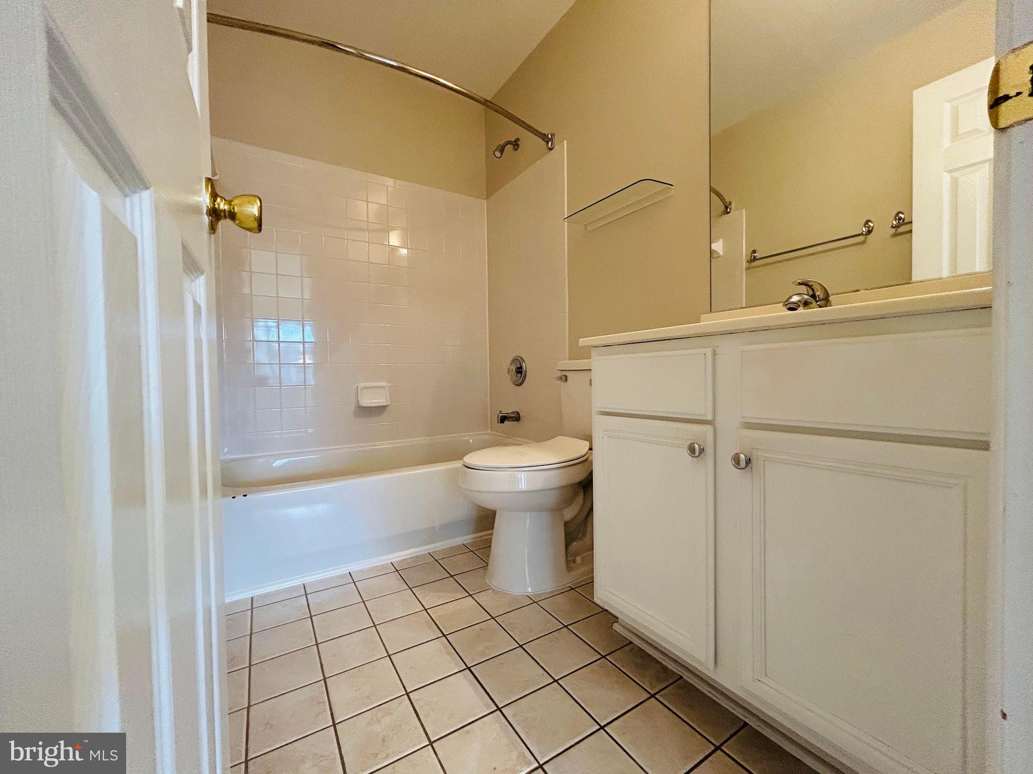 LAKE TERRAPIN - Residential Lease