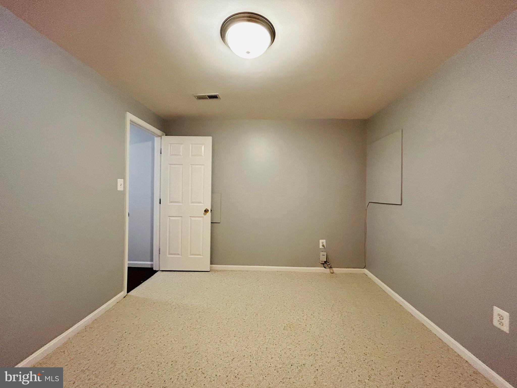 LAKE TERRAPIN - Residential Lease