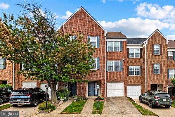 2112 HUTCHISON GROVE CT, FALLS CHURCH, VA 22043 - Image 538e25ab8600d4051ea075bc9e2ab34d/391069885