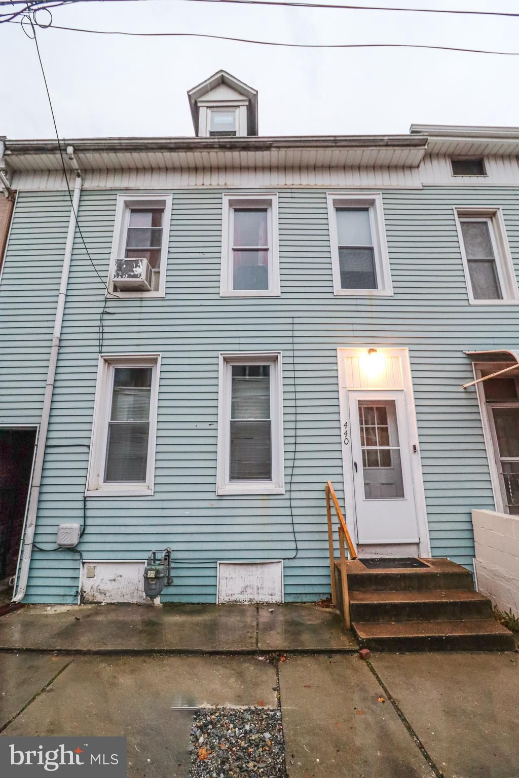 Photo of 440 E Walnut Street, YORK, PA 17403 (MLS # PAYK2094658)